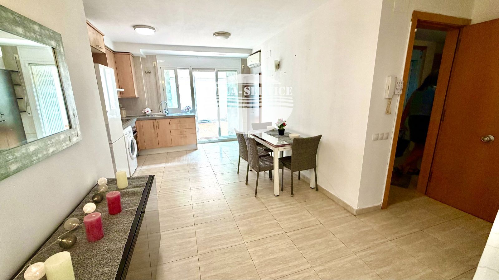 image 🏡🌞 ¡PLANTA BAJA CON TERRAZA DE 100 m² A UN PASO DE LA PLAYA Y DE LA ESTACIÓN! 3