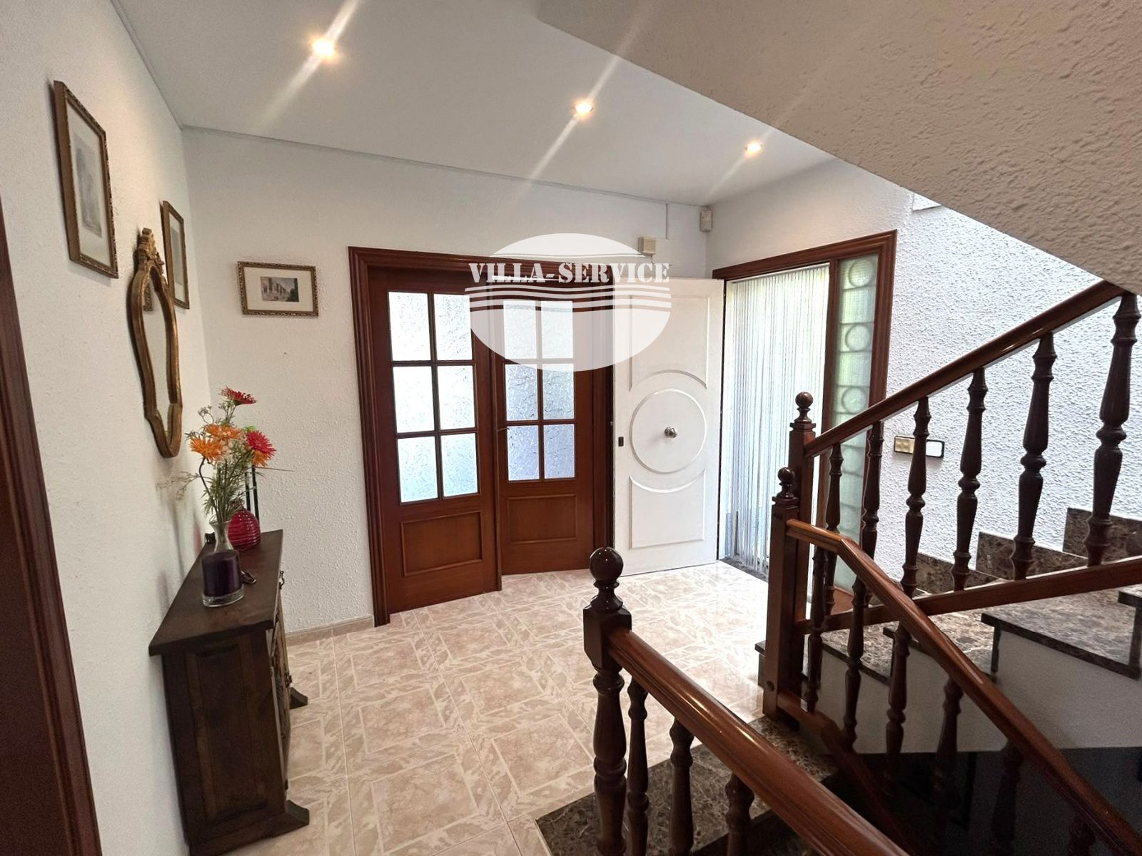 image Magnifica casa junto al mar 15