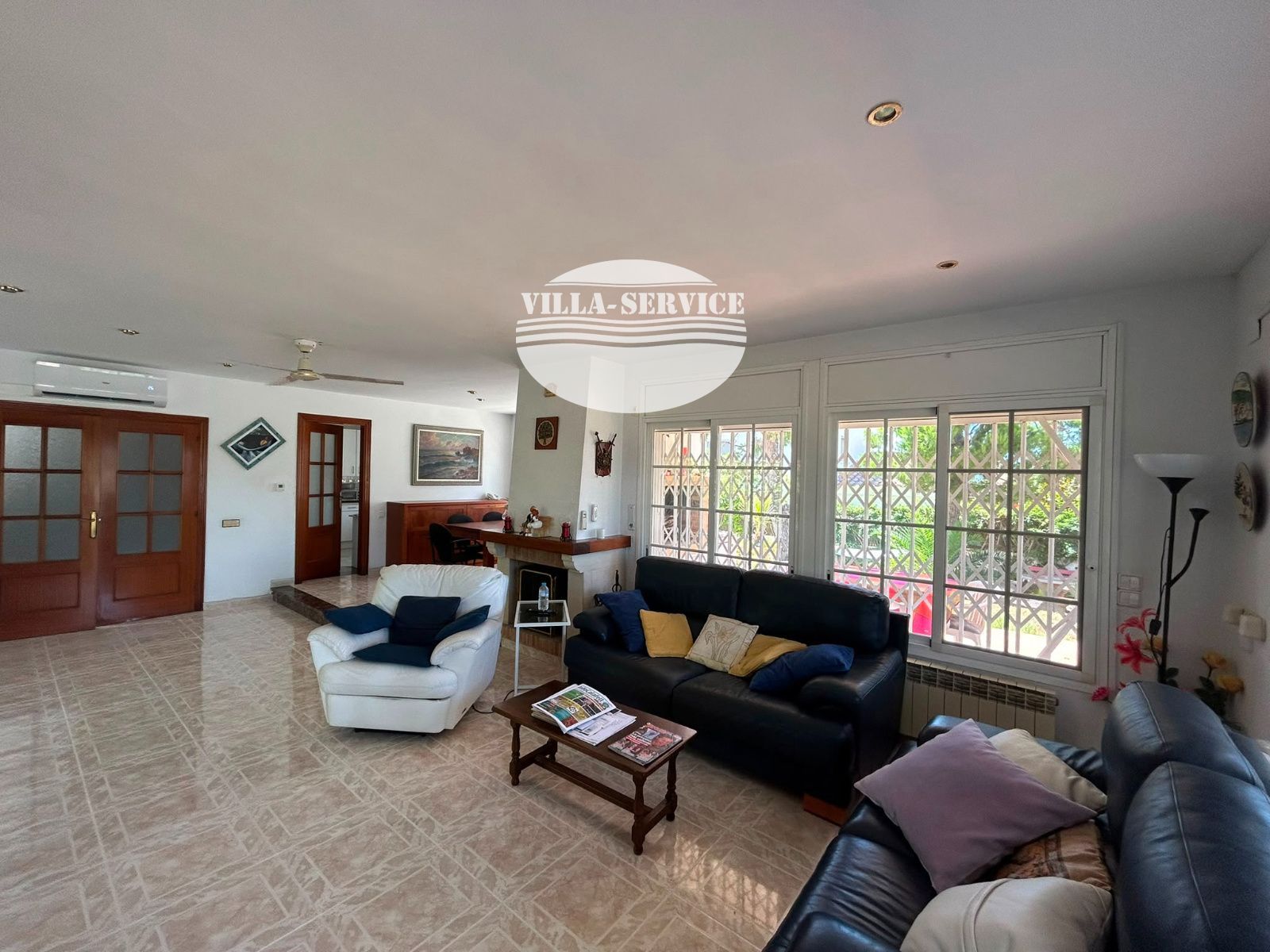 image Magnifica casa junto al mar 19