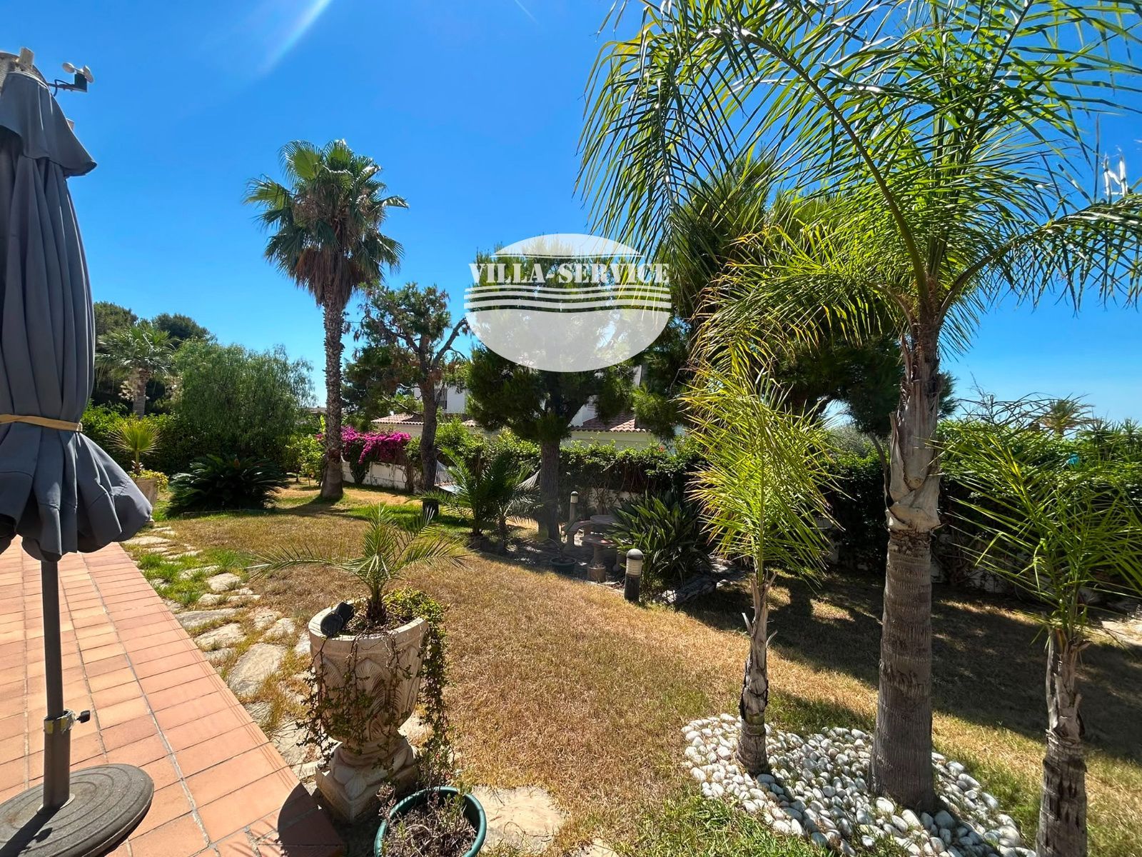 image Magnifica casa junto al mar 5