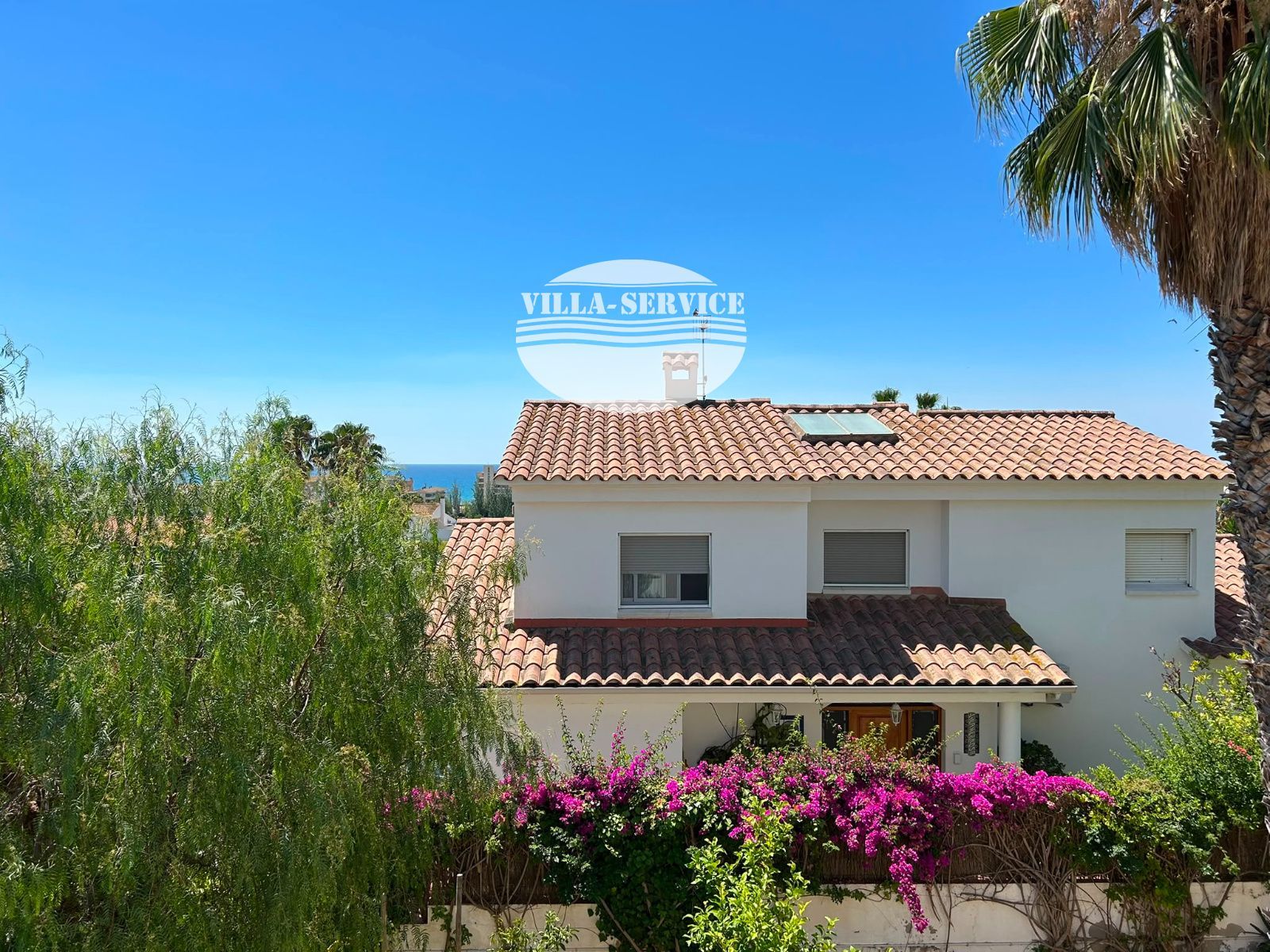 image Magnifica casa junto al mar 14