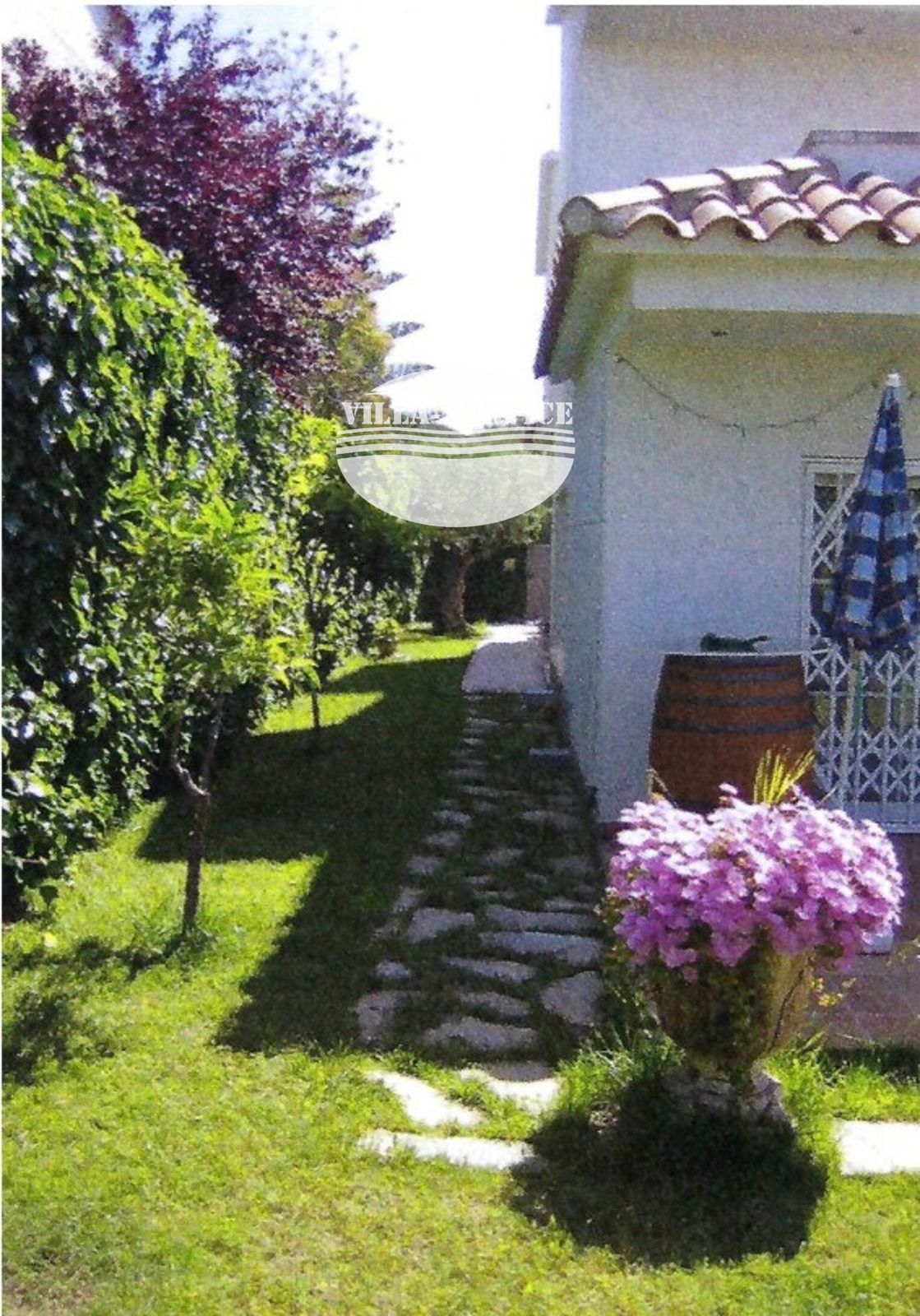 image Magnifica casa junto al mar 3