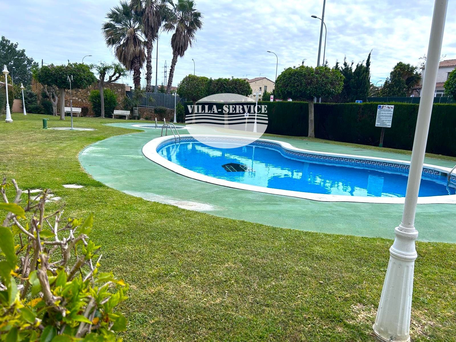 image Planta baja con jardín en la Urbanización Poblamar 10