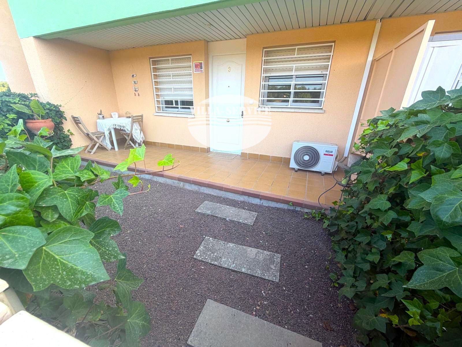 image Planta baja con jardín en la Urbanización Poblamar 1