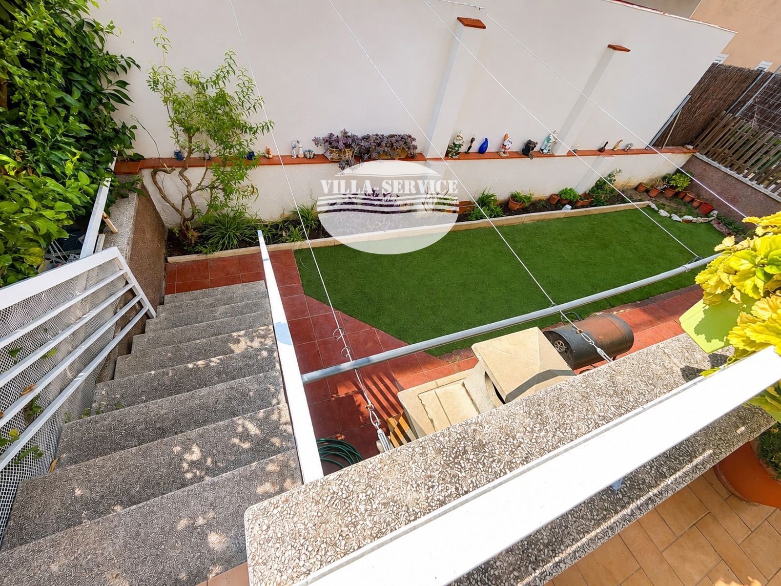 image Planta baja con gran terraza, parking y trastero a pocos metros de la playa 2