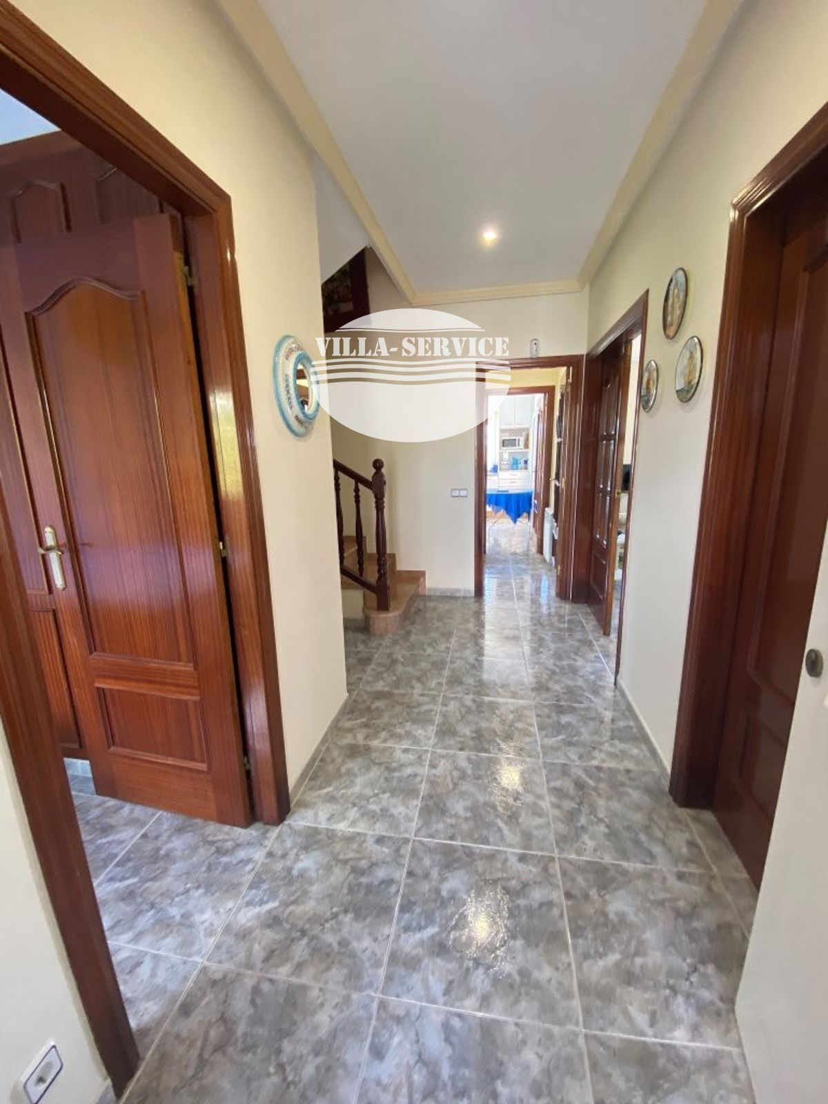 image VENTA DE CHALET INDEPENDIENTE DE 4 DORMITORIOS / 3 BAÑOS Y PISCINA PROPIA 6