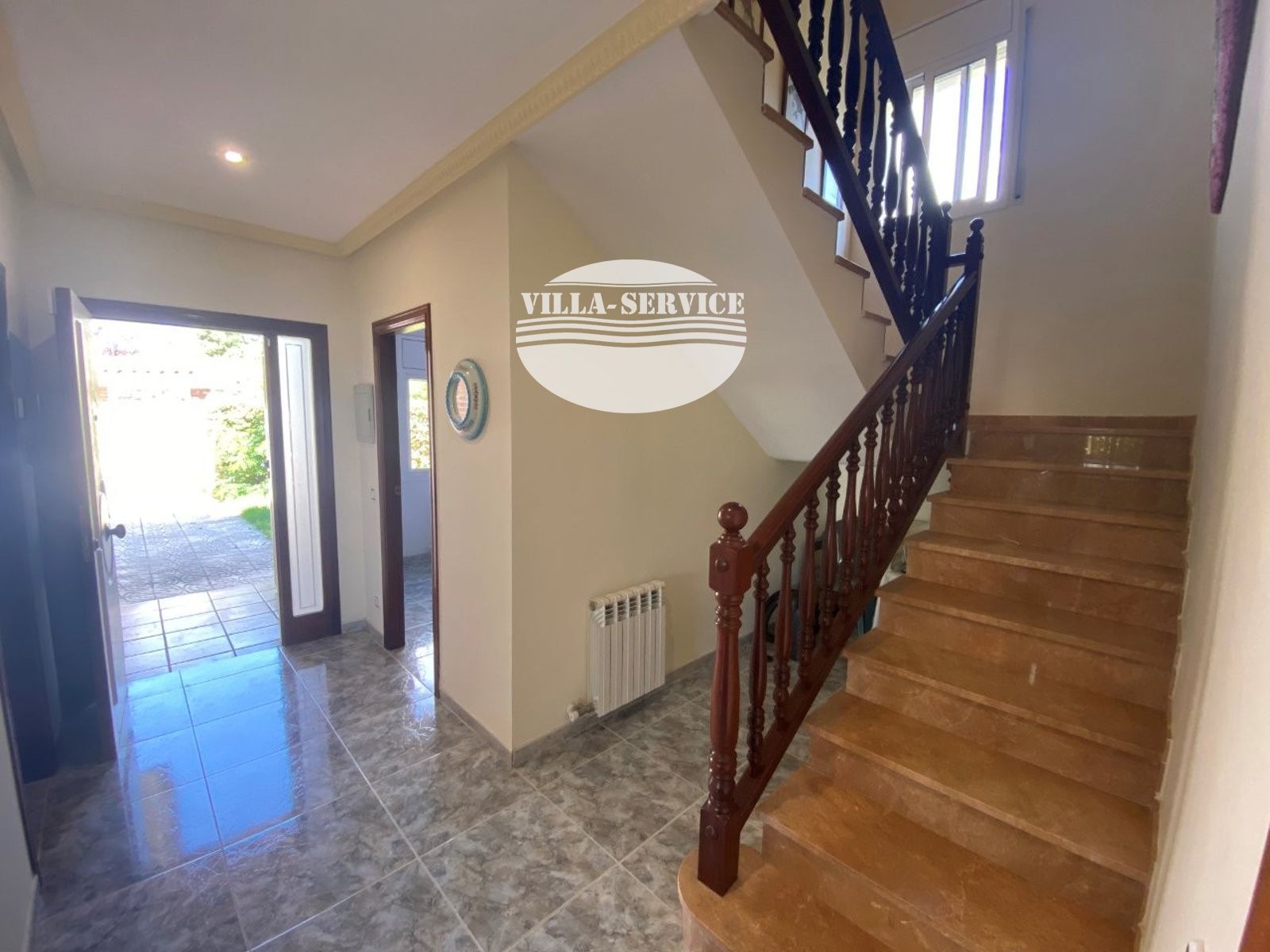 image VENTA DE CHALET INDEPENDIENTE DE 4 DORMITORIOS / 3 BAÑOS Y PISCINA PROPIA 7