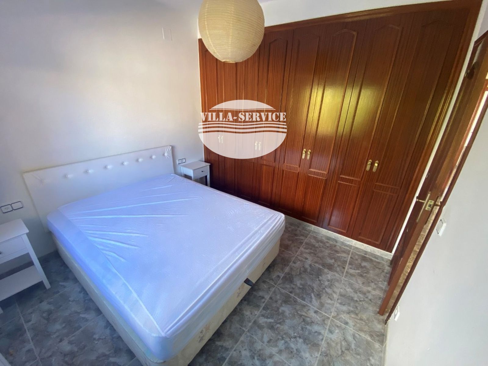 image VENTA DE CHALET INDEPENDIENTE DE 4 DORMITORIOS / 3 BAÑOS Y PISCINA PROPIA 9