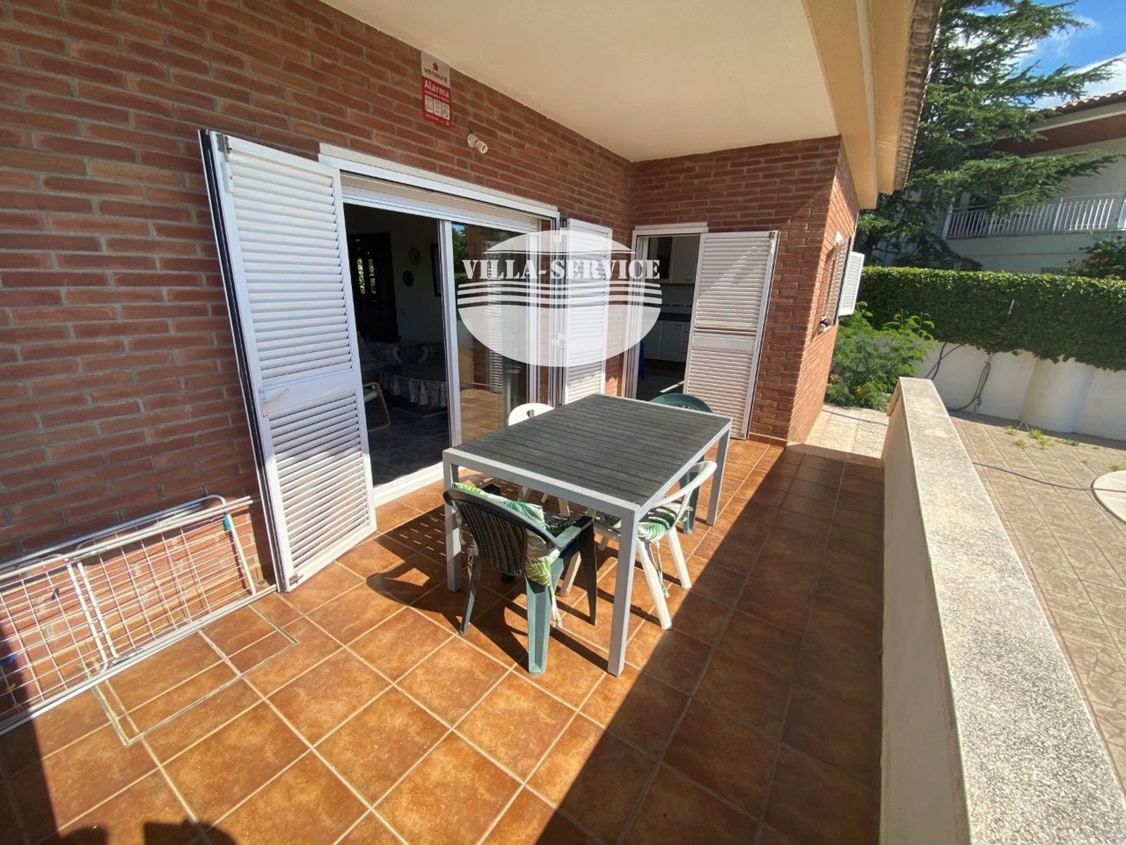 image VENTA DE CHALET INDEPENDIENTE DE 4 DORMITORIOS / 3 BAÑOS Y PISCINA PROPIA 19