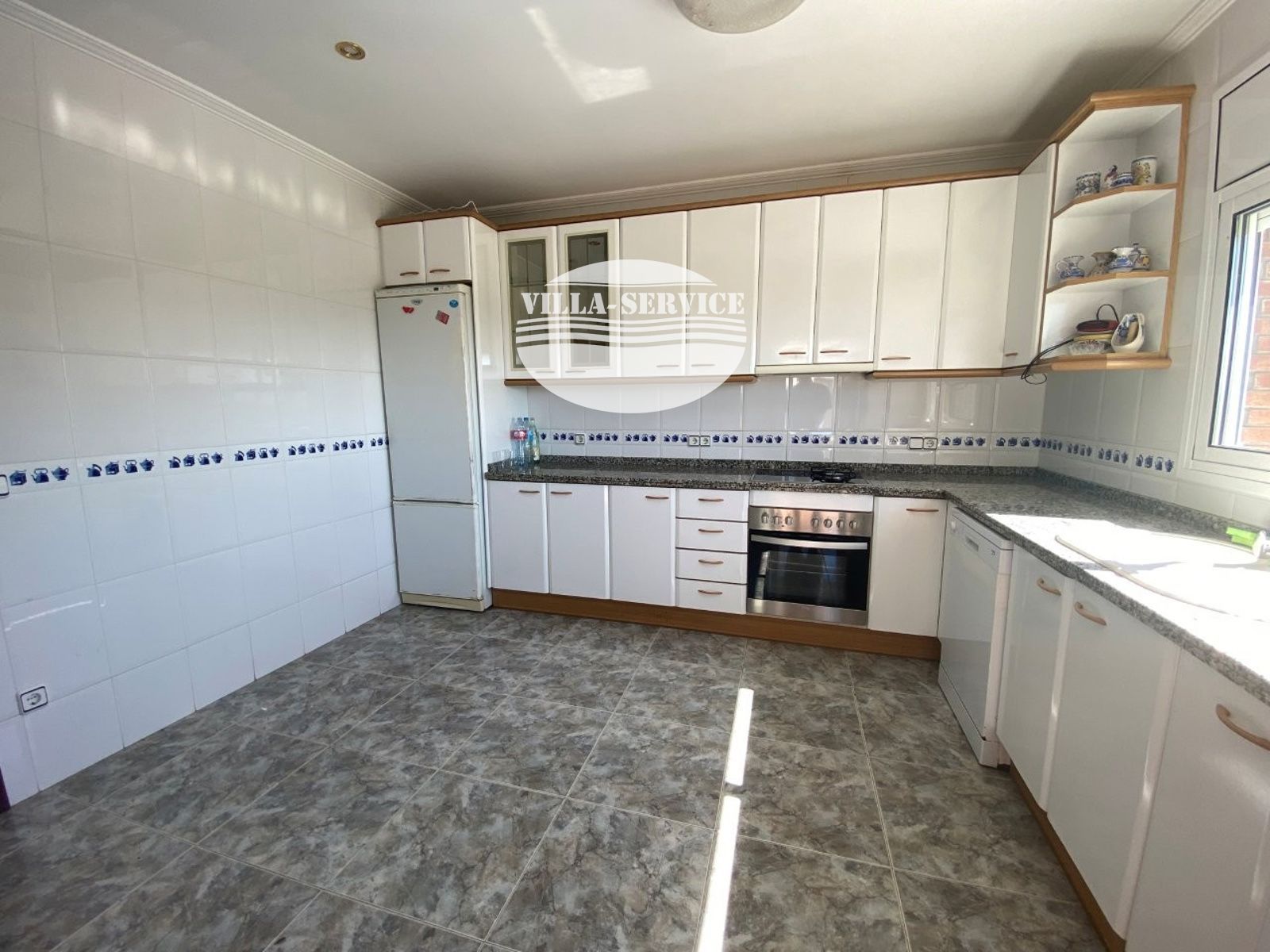 image VENTA DE CHALET INDEPENDIENTE DE 4 DORMITORIOS / 3 BAÑOS Y PISCINA PROPIA 22