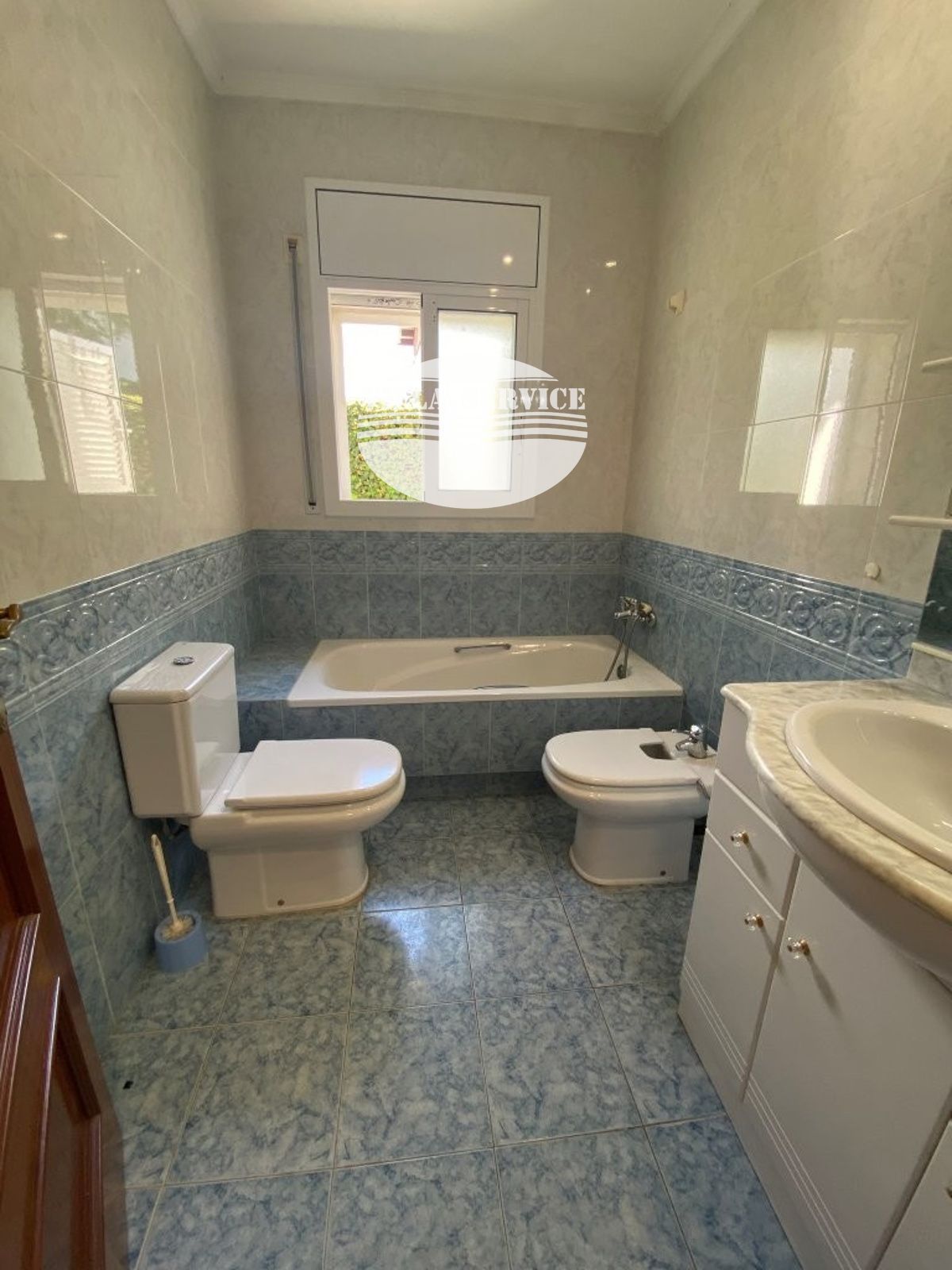 image VENTA DE CHALET INDEPENDIENTE DE 4 DORMITORIOS / 3 BAÑOS Y PISCINA PROPIA 25