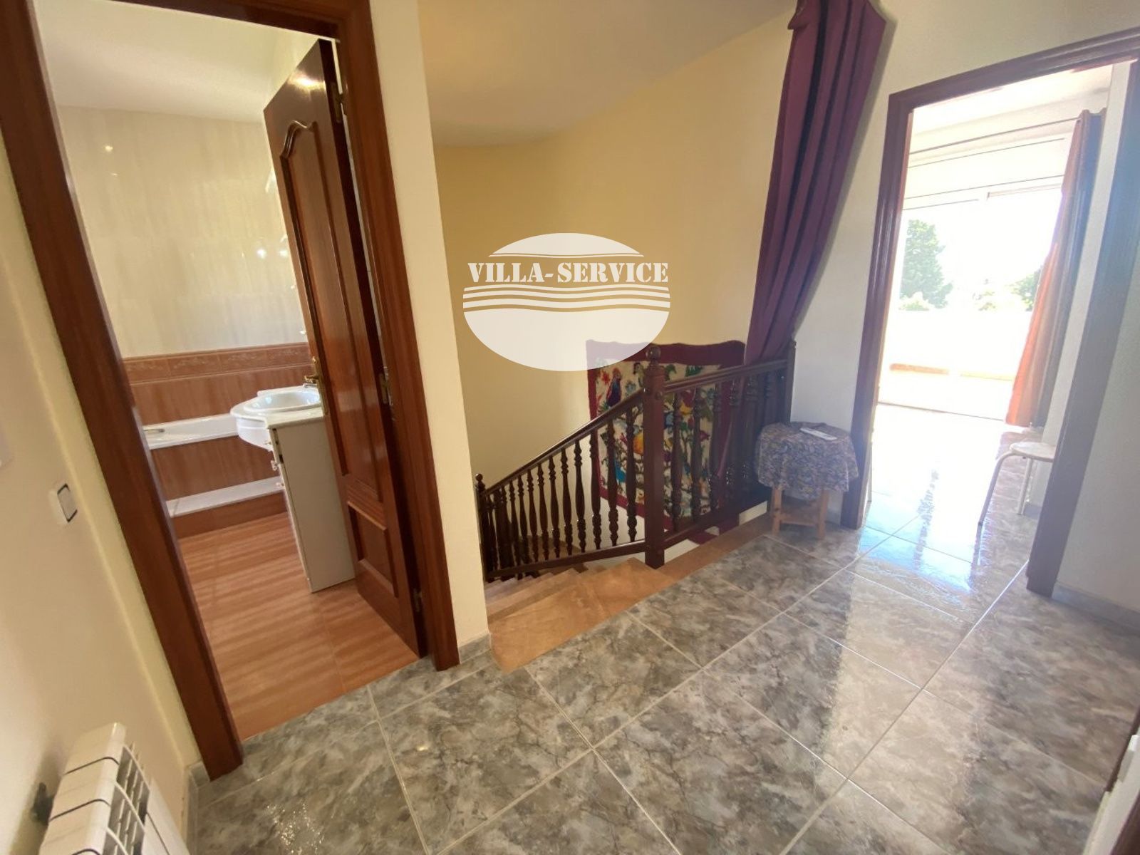 image VENTA DE CHALET INDEPENDIENTE DE 4 DORMITORIOS / 3 BAÑOS Y PISCINA PROPIA 28