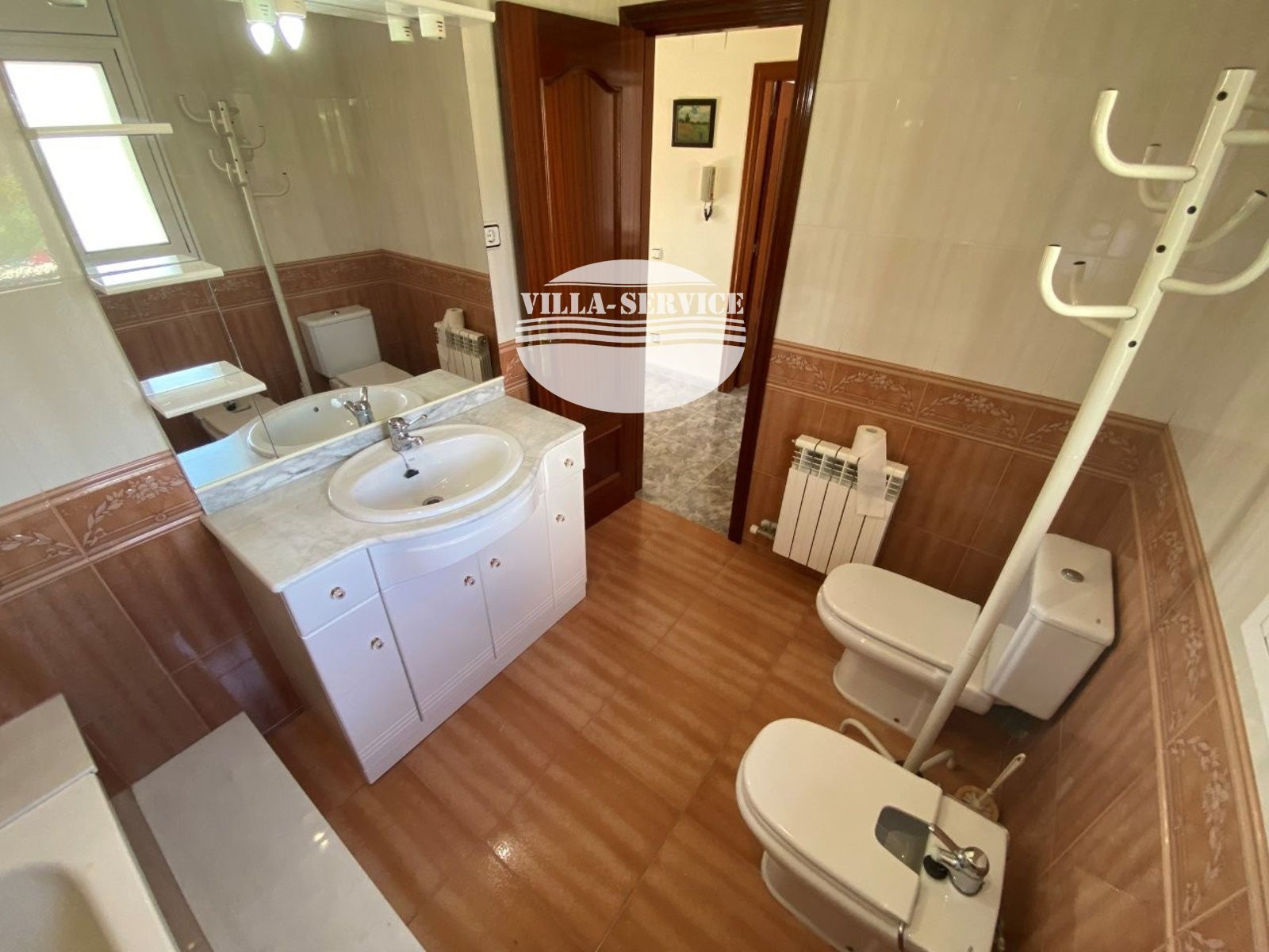 image VENTA DE CHALET INDEPENDIENTE DE 4 DORMITORIOS / 3 BAÑOS Y PISCINA PROPIA 30