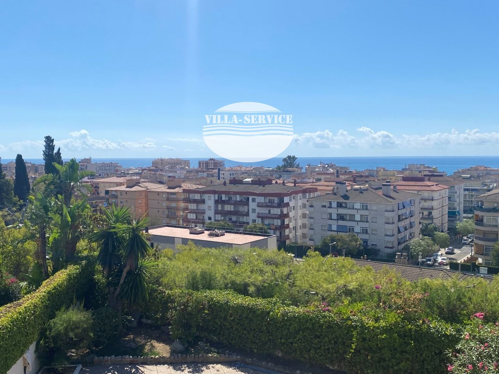 image VENTA DE CHALET INDEPENDIENTE DE 4 DORMITORIOS / 3 BAÑOS Y PISCINA PROPIA 36