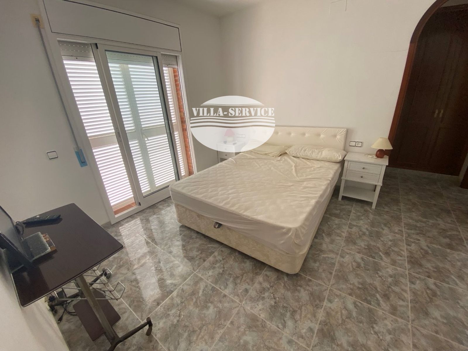 image VENTA DE CHALET INDEPENDIENTE DE 4 DORMITORIOS / 3 BAÑOS Y PISCINA PROPIA 41