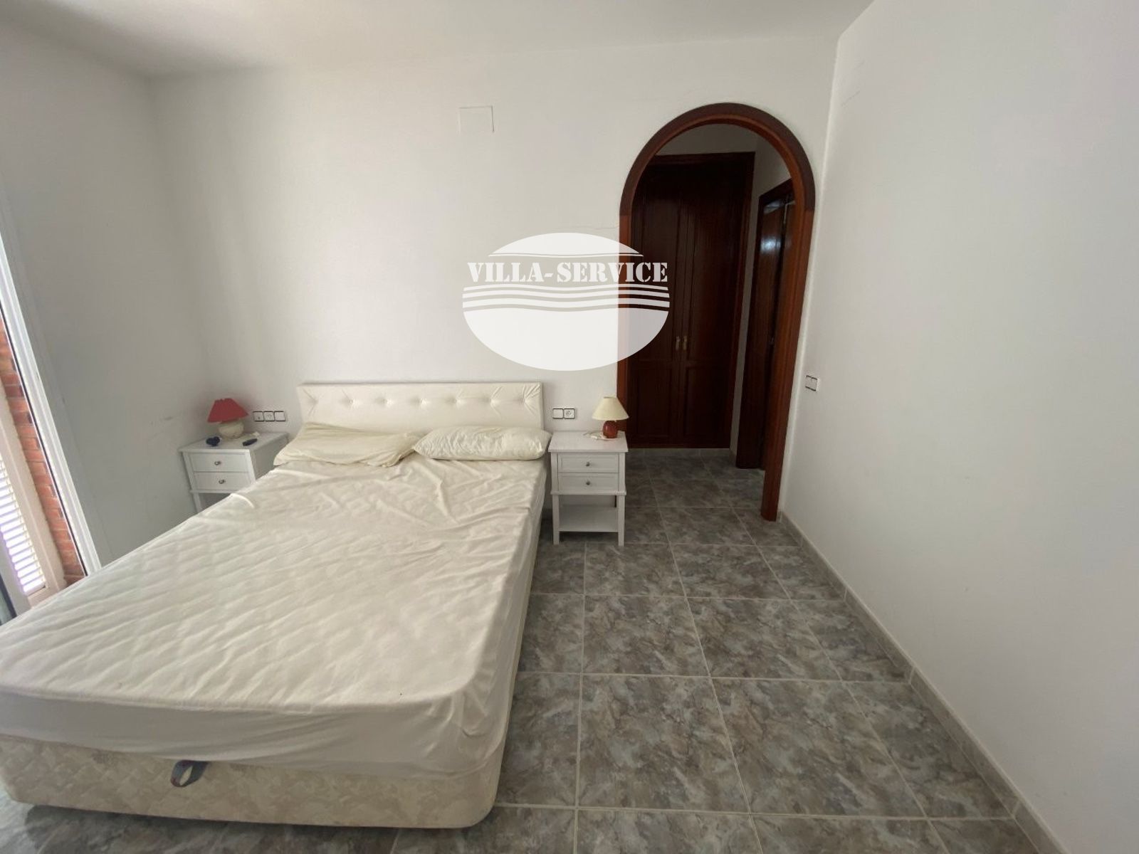 image VENTA DE CHALET INDEPENDIENTE DE 4 DORMITORIOS / 3 BAÑOS Y PISCINA PROPIA 42