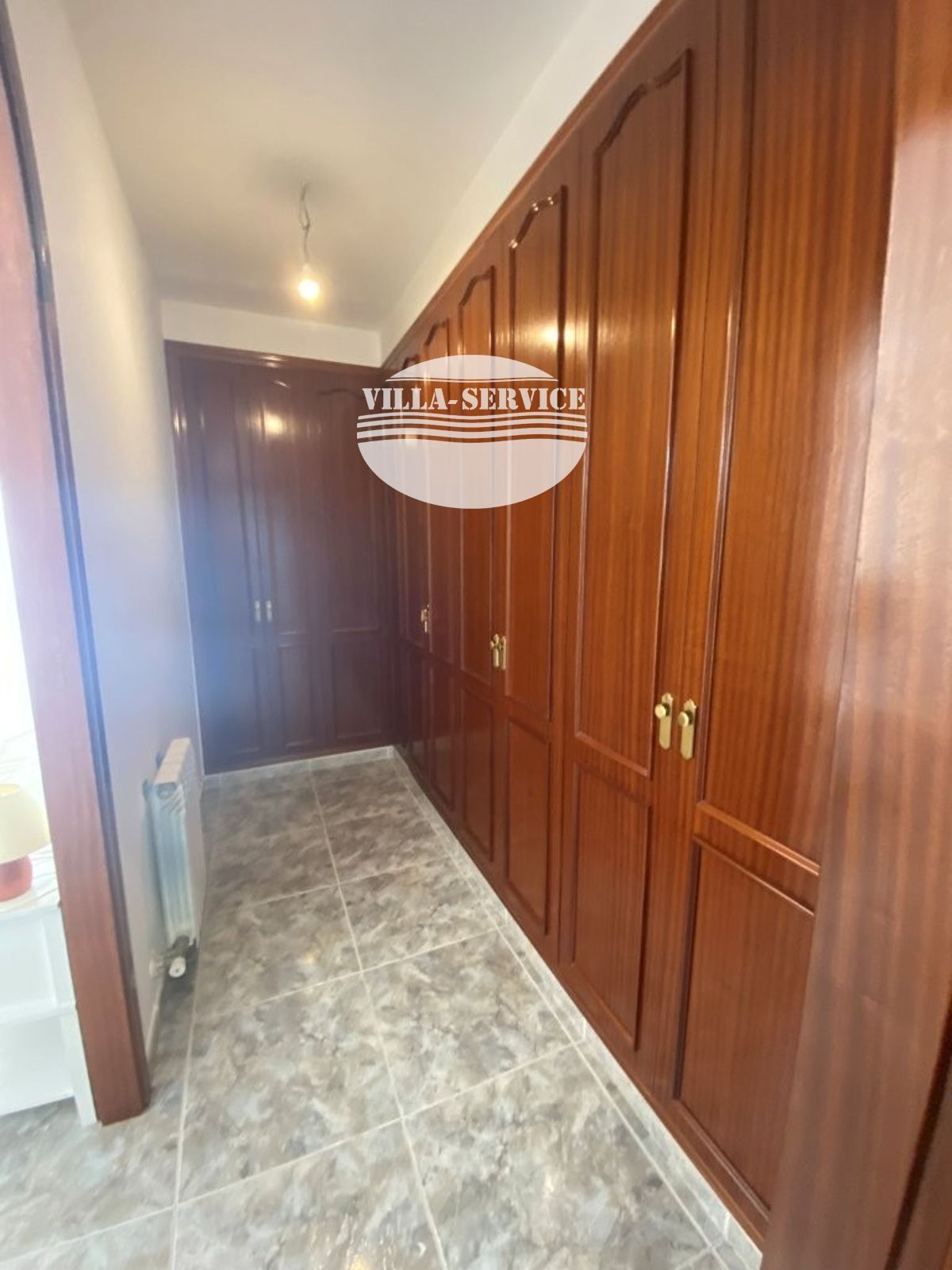 image VENTA DE CHALET INDEPENDIENTE DE 4 DORMITORIOS / 3 BAÑOS Y PISCINA PROPIA 43