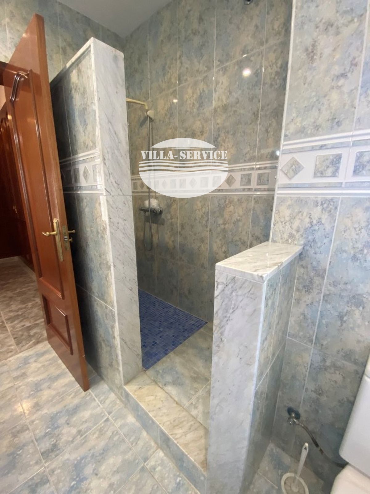 image VENTA DE CHALET INDEPENDIENTE DE 4 DORMITORIOS / 3 BAÑOS Y PISCINA PROPIA 47