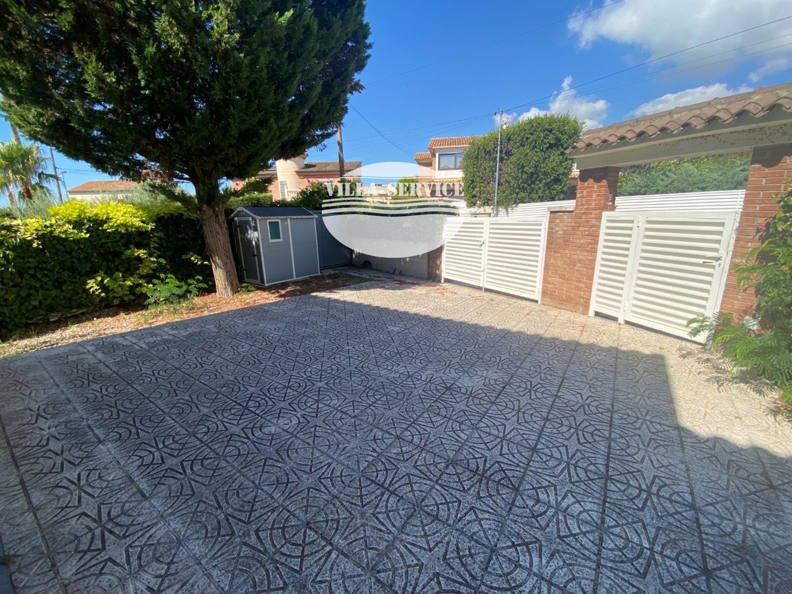 image VENTA DE CHALET INDEPENDIENTE DE 4 DORMITORIOS / 3 BAÑOS Y PISCINA PROPIA 51