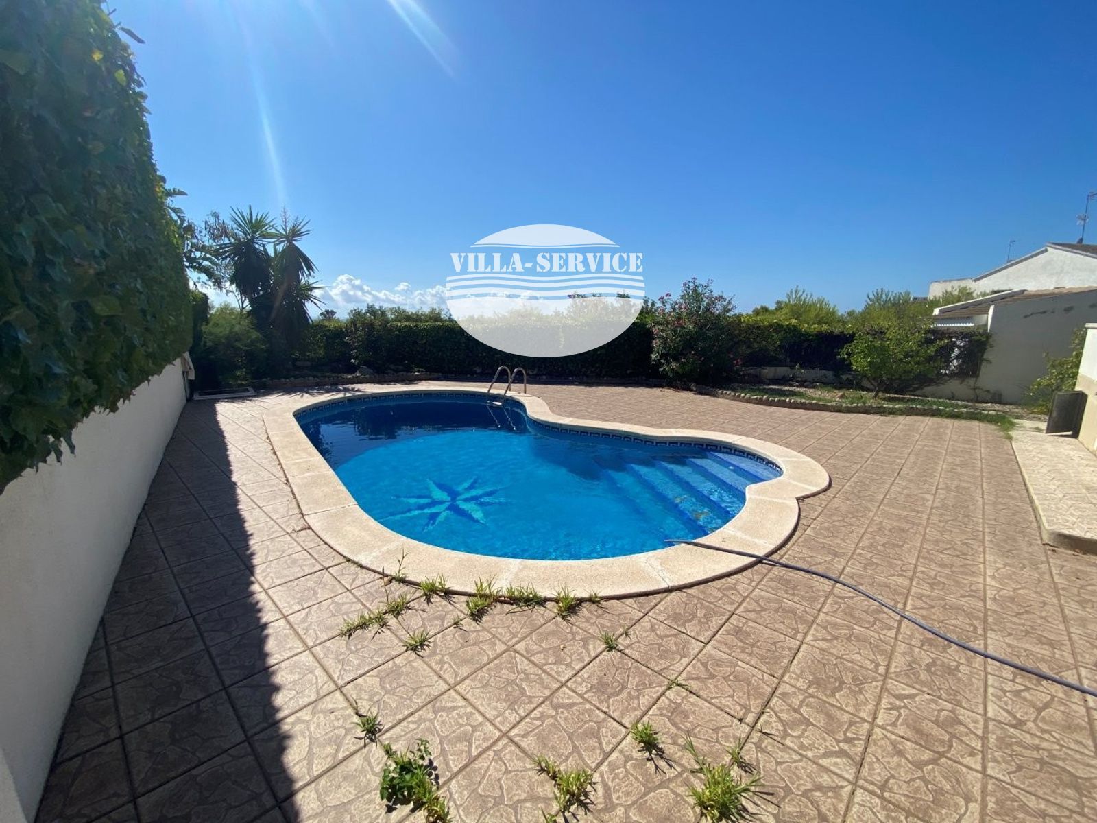 image VENTA DE CHALET INDEPENDIENTE DE 4 DORMITORIOS / 3 BAÑOS Y PISCINA PROPIA 49