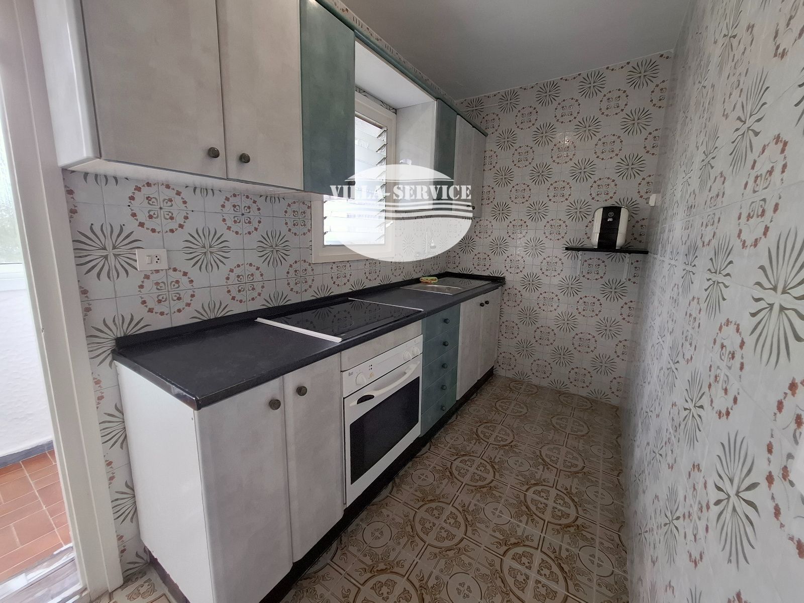 image Piso luminoso con 3 habitaciones, chimenea y terraza orientada al sur en Puig Pelós, Cunit 12