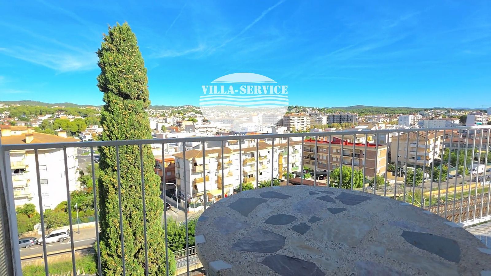 Apartamento con terraza y ascensor en Segur de Calafell.