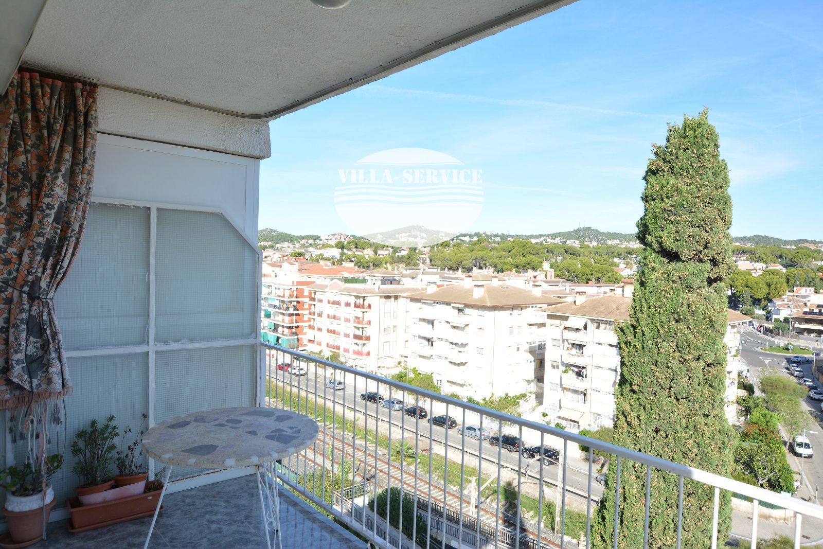 image Apartamento con terraza y ascensor en Segur de Calafell. 1