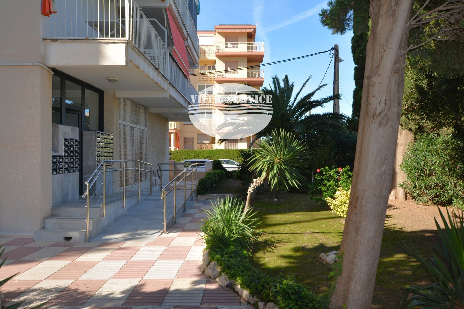 image Apartamento con terraza y ascensor en Segur de Calafell. 28