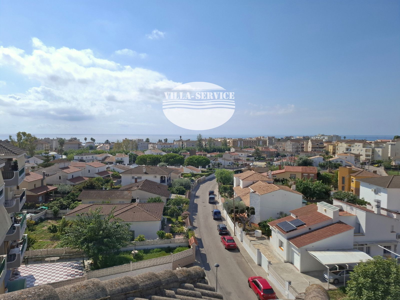 image Piso luminoso con terraza al sur y parking a 400 metros de la playa en Cunit 33