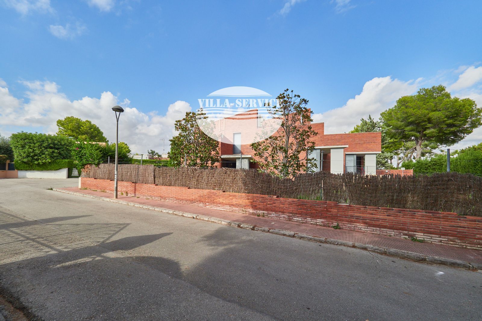 image EXCLUSIVIDAD Y ELEGANCIA EN CUNIT 72