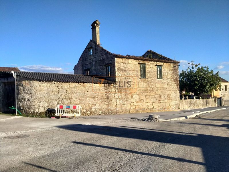 Casa en venta Tui, Pontevedra. Ref: 1030. Vivelis