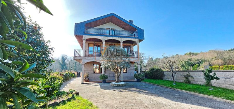 Chalet Independiente en venta Tomiño, Pontevedra. Ref: 1118. Vivelis