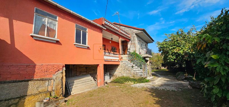 Chalet Independiente en venta Tui, Pontevedra. Ref: 1205. Vivelis
