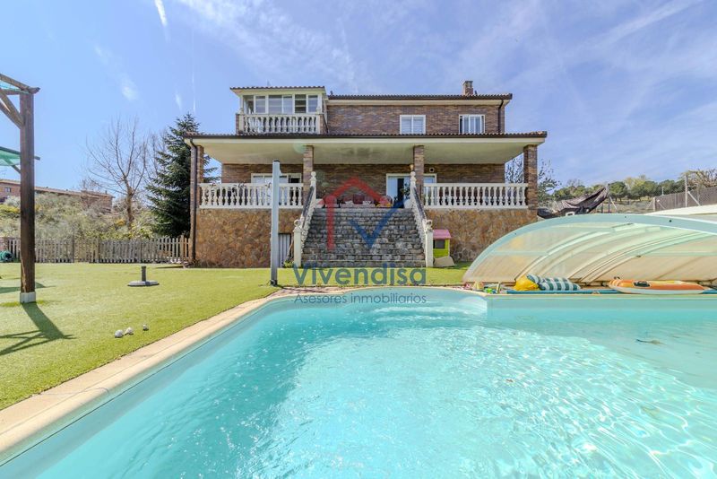 Chalet Independiente en venta Cabanillas del Campo, Guadalajara. Ref: 1827. Vivendisa Asesores Inmobiliarios 