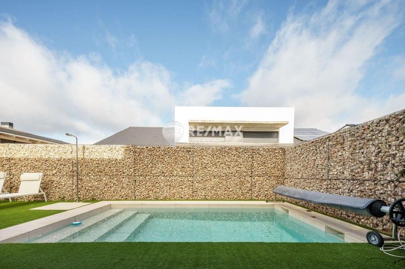 Townhouse for sale Boadilla Del Monte, Madrid. Ref: 11570. Remax Welcome