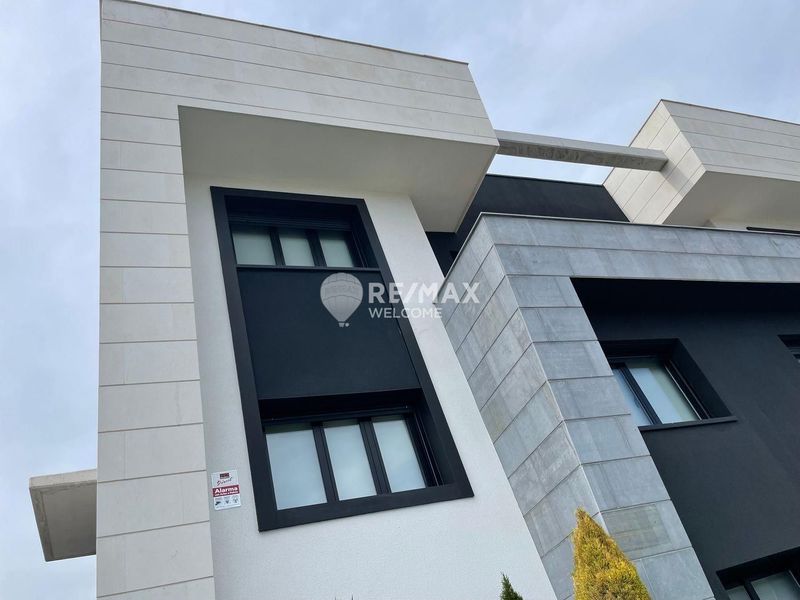 Townhouse for rent Arroyomolinos, Madrid. Ref: 12034. Remax Welcome