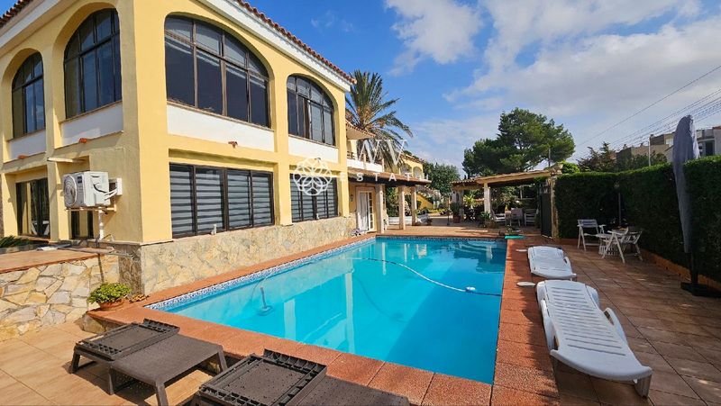 Chalet Independiente en venta Badia Blava, Baleares. Ref: 1307. WV-ESTATE