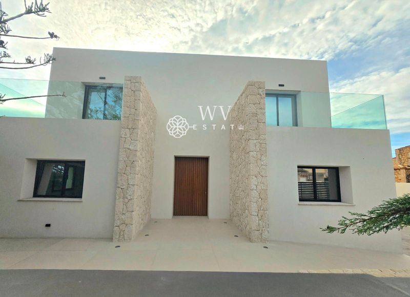 Chalet Independiente en venta Badia Blava, Baleares. Ref: 1398. WV-ESTATE