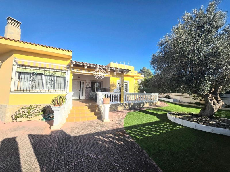 Chalet Independiente en venta Palmeres, Les, Baleares. Ref: 1447. WV-ESTATE