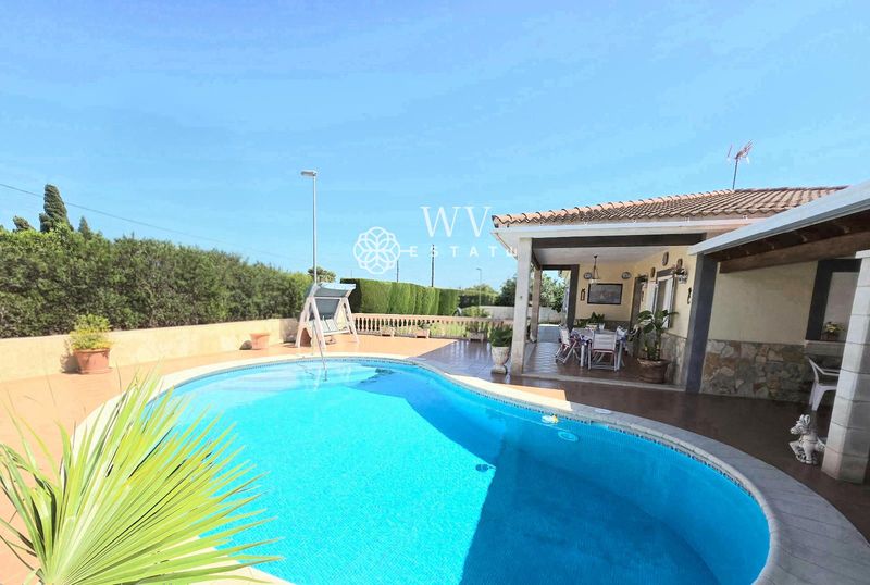 Chalet Independiente en venta Badia Gran, Baleares. Ref: 1471. WV-ESTATE