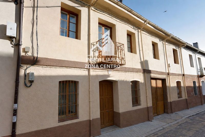 Adosado en venta Carrion De Los Condes, Palencia. Ref: 1034. Inmobiliaria Zona Centro