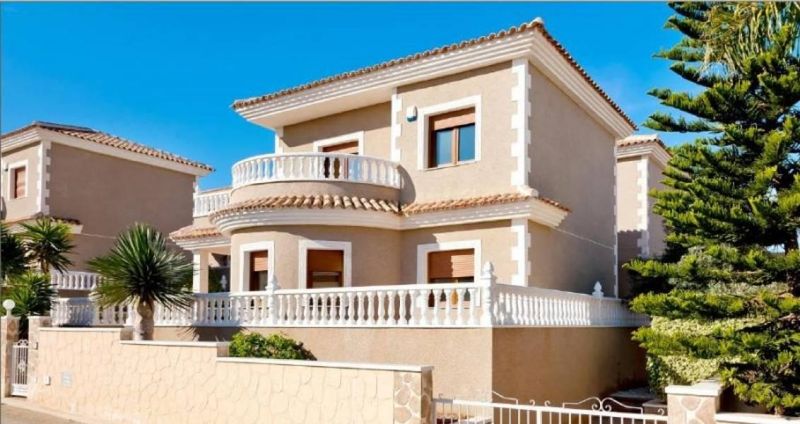 Fristående villa till salu  in Torrevieja, Alicante . Ref: 10541. Mayrasa Properties Costa Blanca