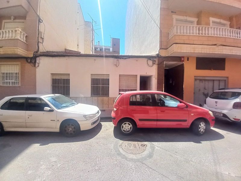 Radhus till salu  in Torrevieja, Alicante . Ref: 10590. Mayrasa Properties Costa Blanca