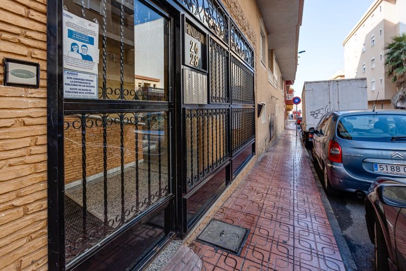 Apartamento en alquiler  en Torrevieja, Alicante . Ref: 10714. Mayrasa Properties Costa Blanca