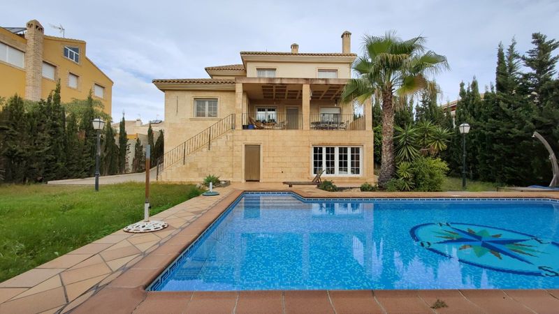 Fristående villa till salu  in Torrevieja, Alicante . Ref: 10811. Mayrasa Properties Costa Blanca