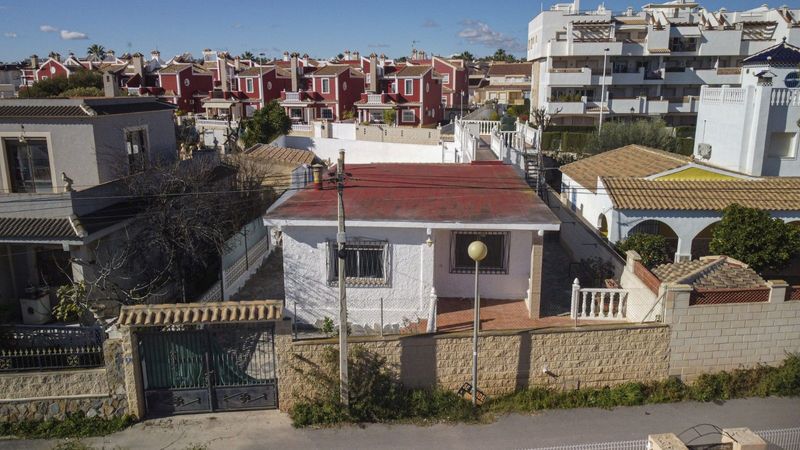 Villa for sale  in Orihuela-Costa, Alicante . Ref: 10916. Mayrasa Properties Costa Blanca