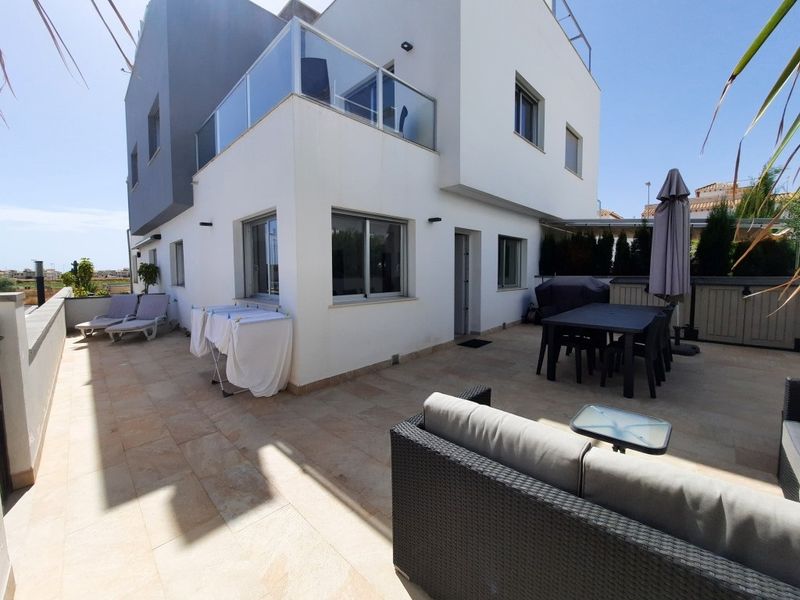 Semidetached Villa for sale  in Torrevieja, Alicante . Ref: 11542. Mayrasa Properties Costa Blanca