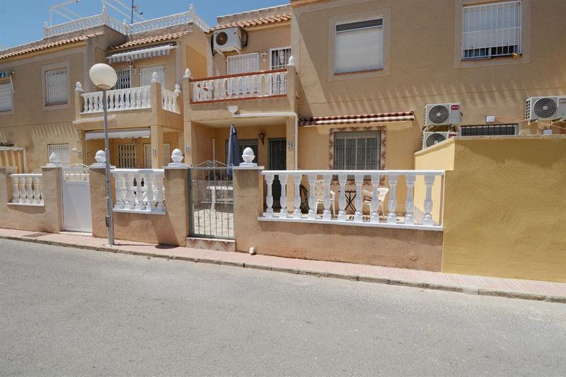 Bungalow Planta Baja en venta  en Torrevieja, Alicante . Ref: 12708. Mayrasa Properties Costa Blanca