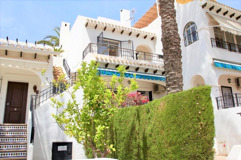 Maison mitoyenne en vente  á Orihuela-Costa, Alicante . Ref: 13091. Mayrasa Properties Costa Blanca
