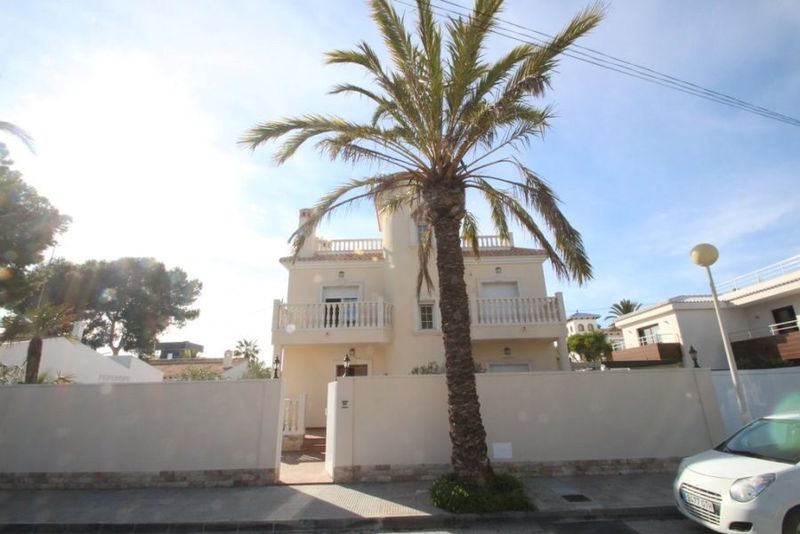 Fristående villa till salu  in Orihuela-Costa, Alicante . Ref: 13234. Mayrasa Properties Costa Blanca